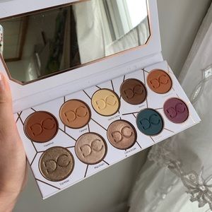 Dominque Cosmetics Latte Palette